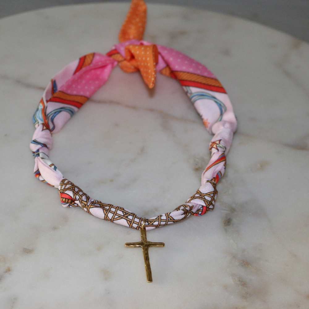 Deep South Originals Inc. - Collier Écharpe Blush and Belief