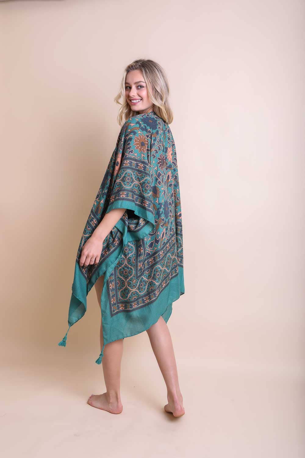 Leto Accessories - 🌞 Lightweight Moroccan Tassel Kimono – Versatile & Stylish