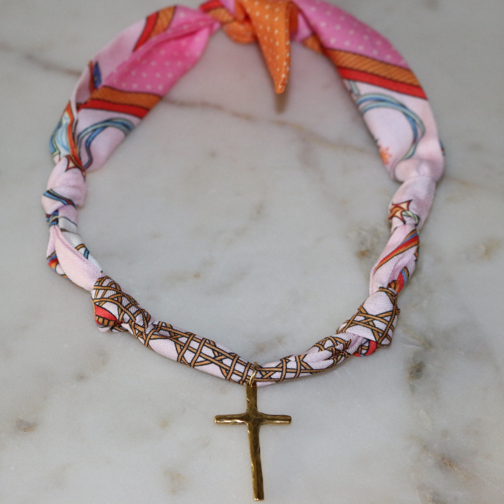 Deep South Originals Inc. - Collier Écharpe Blush and Belief