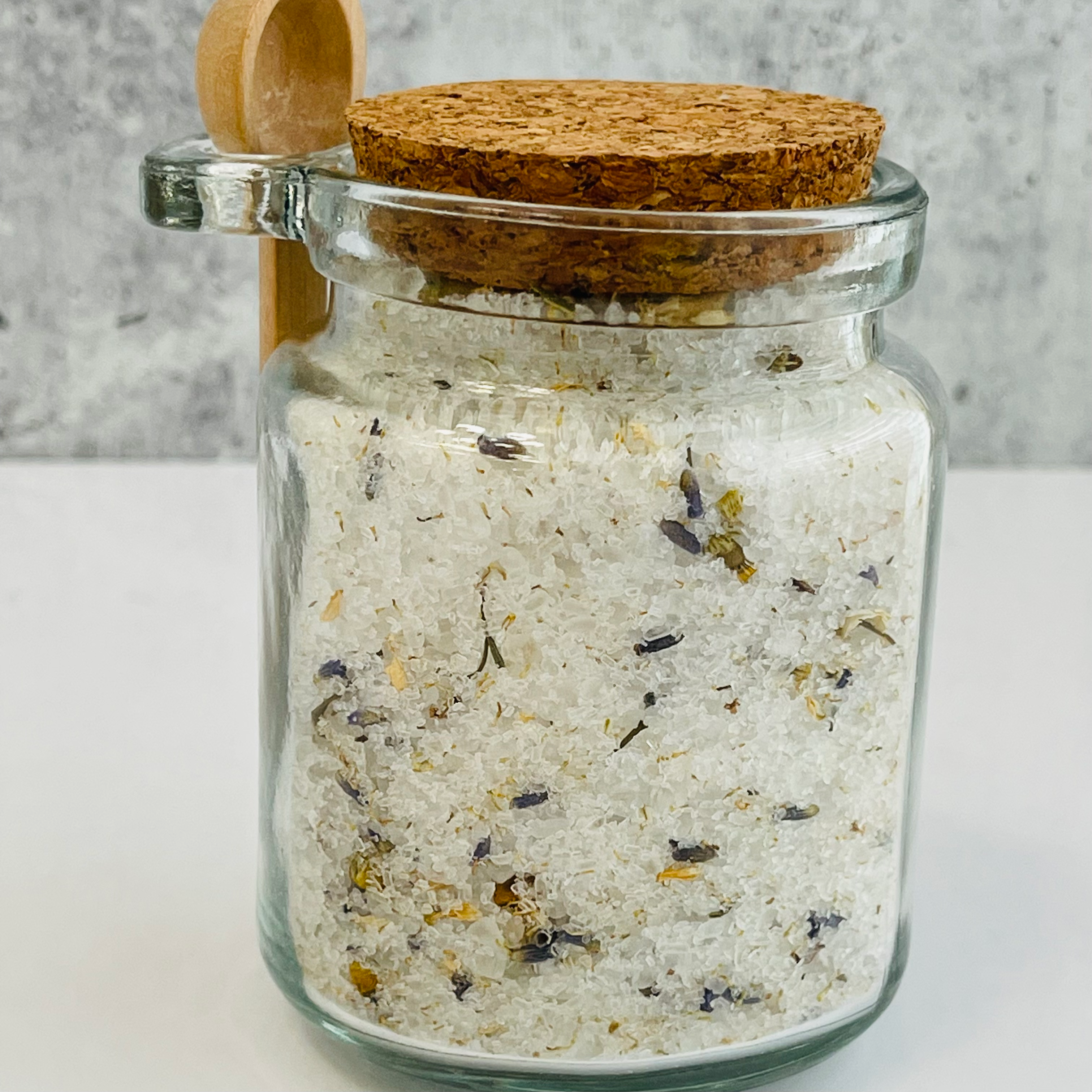 KustumKandy - Unlabeled 8oz Bath Salt Jars with Wooden Spoon