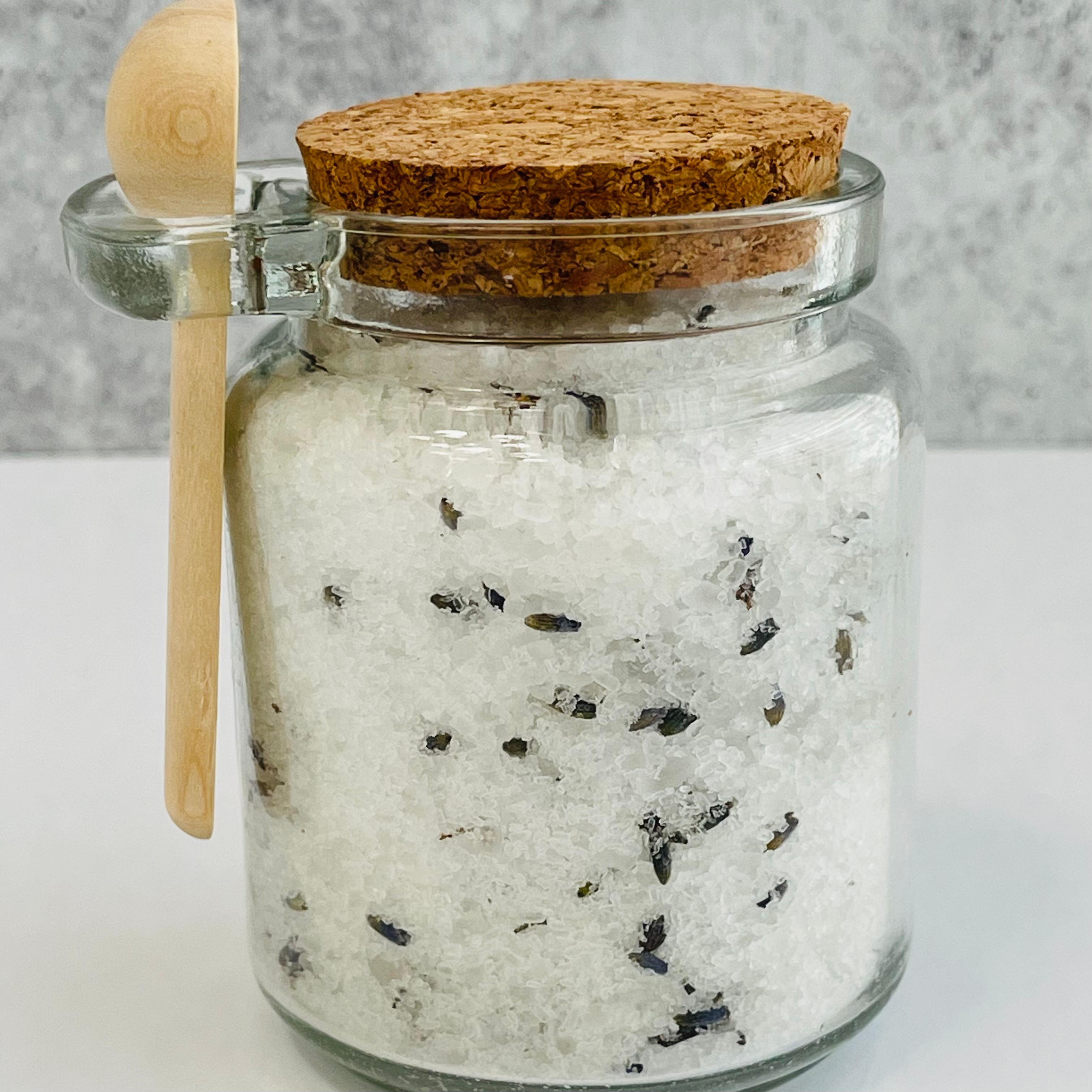 KustumKandy - Unlabeled 8oz Bath Salt Jars with Wooden Spoon