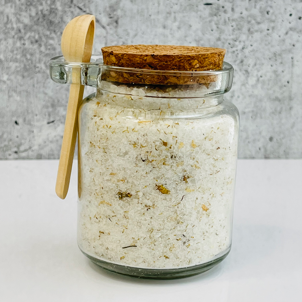 KustumKandy - Unlabeled 8oz Bath Salt Jars with Wooden Spoon