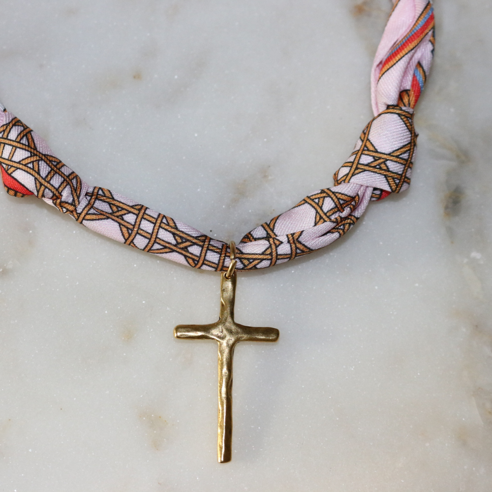 Deep South Originals Inc. - Collier Écharpe Blush and Belief