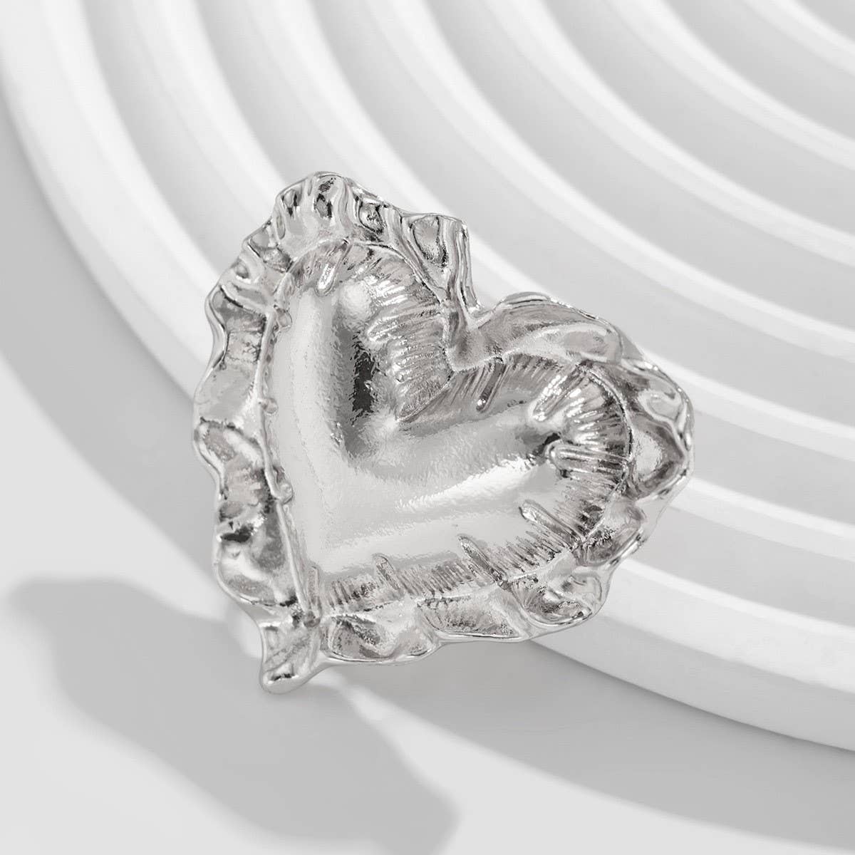 ACCITY - NEW WRINKLED THREE-DIMENSIONAL LOVE ALLOY RING_CWMM3241
