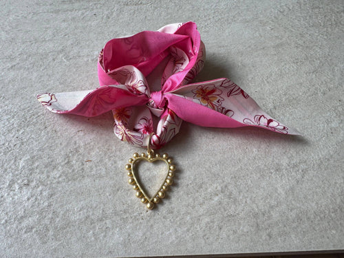 Loulu Designs - Collier écharpe Cœur Fleur Rose