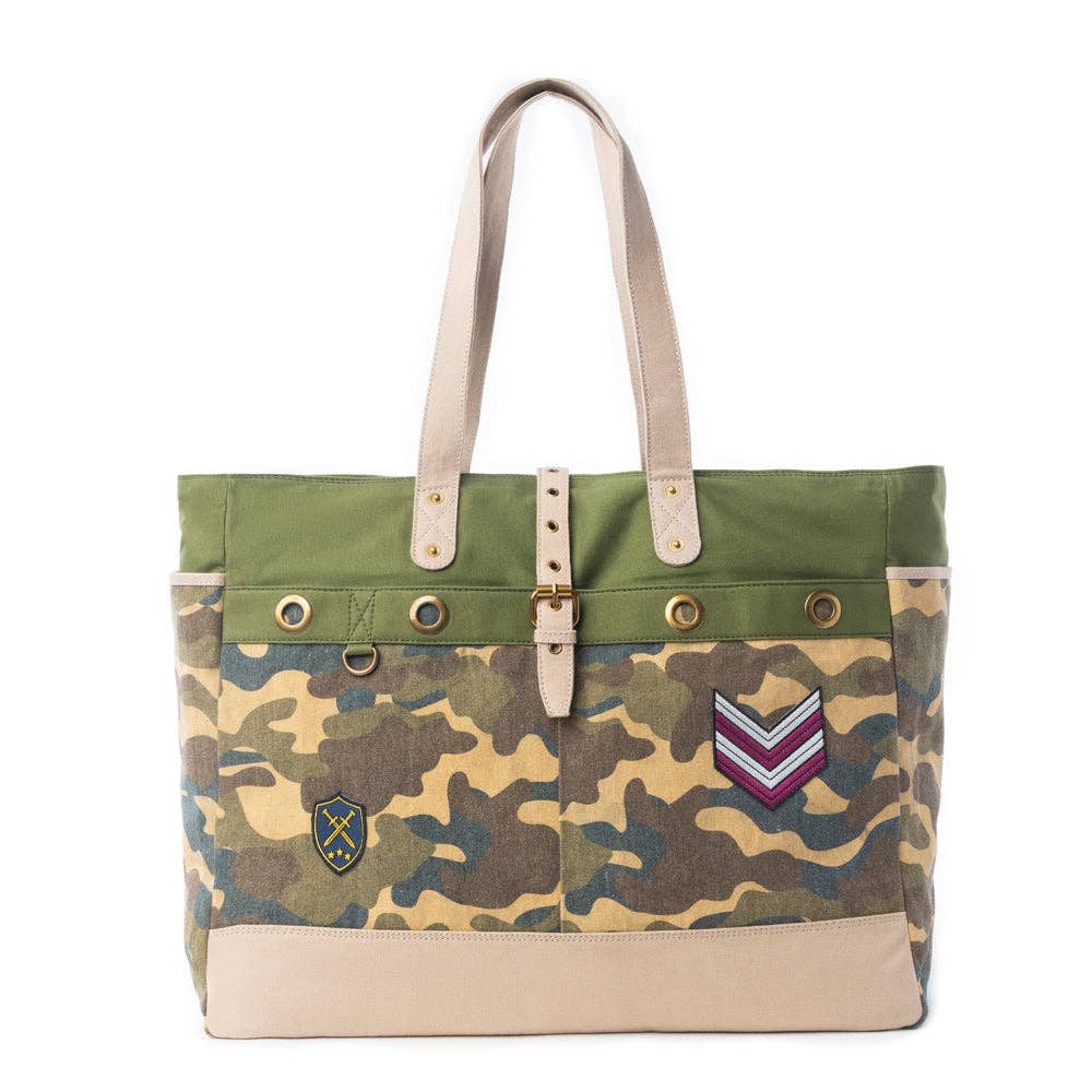 Ranger’s Day Weekender Bag in shadow camo green with organized compartments and sturdy handles for travel convenience.