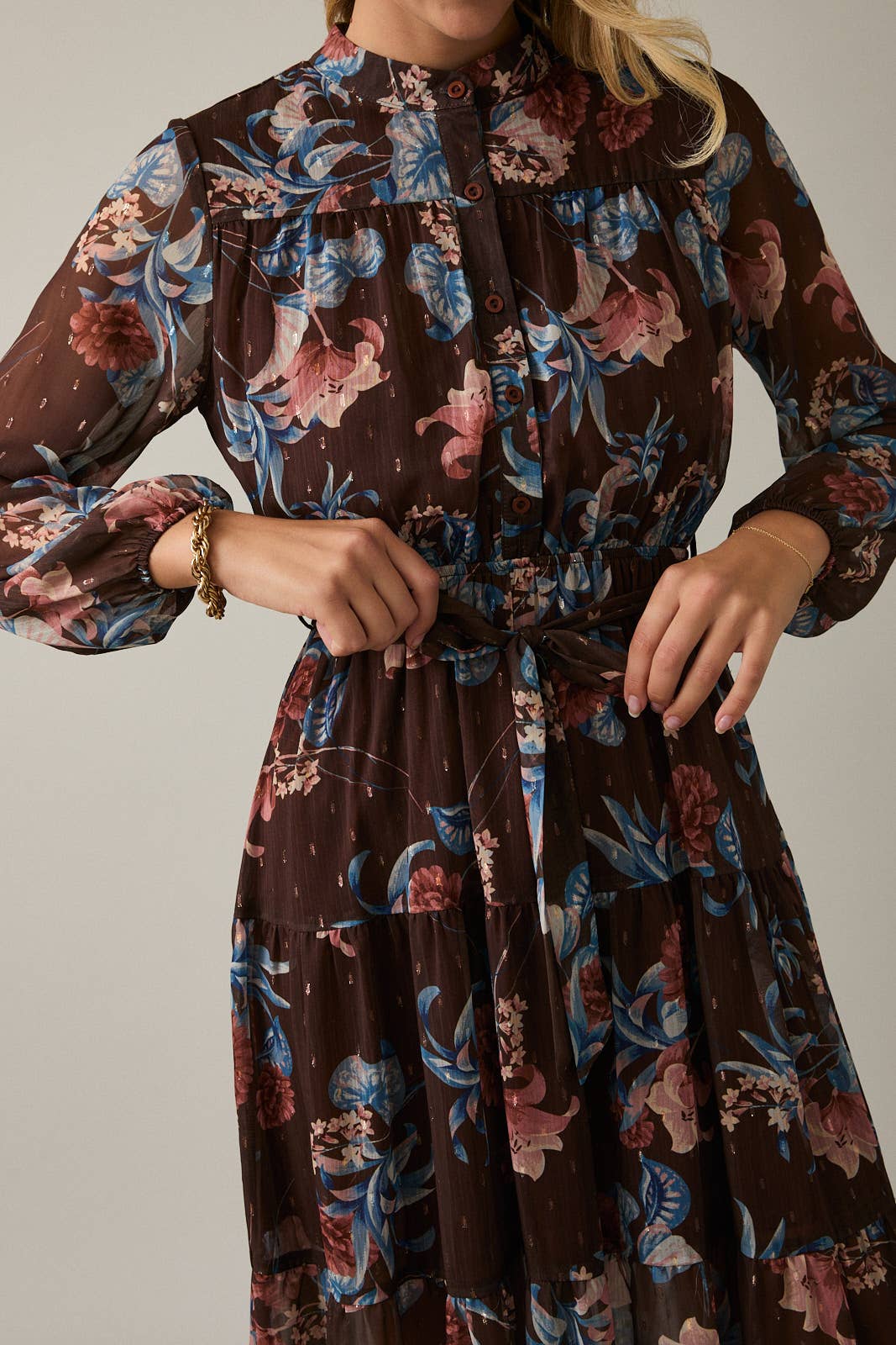 GILLI - ROUND NECK LONG SLEEVE BUTTON UP WAIST TIE FLORAL MIDI DRESS