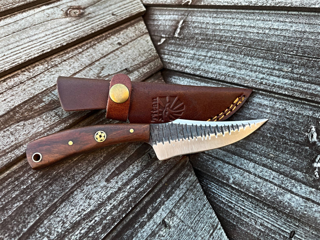 Titan International - TC-055 Carbon steel Black Walnut wood scales