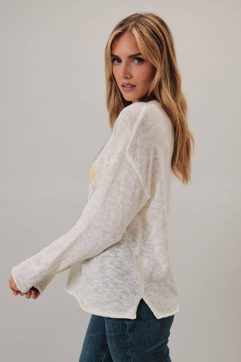 ROUND NECK LONG SLEEVE "BEACH DAY" GRAPHIC LT WEIGHT SWEATER