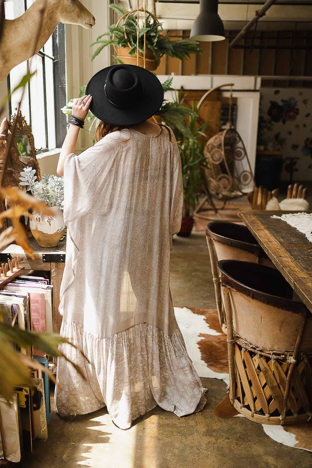 Leto Accessories - Summer Essential: Airy Paisley Drape Kimono 🌞 - 8 Colors