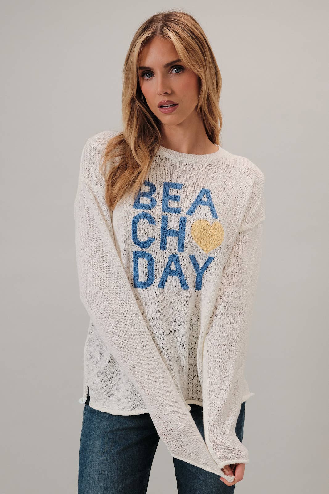 ROUND NECK LONG SLEEVE "BEACH DAY" GRAPHIC LT WEIGHT SWEATER