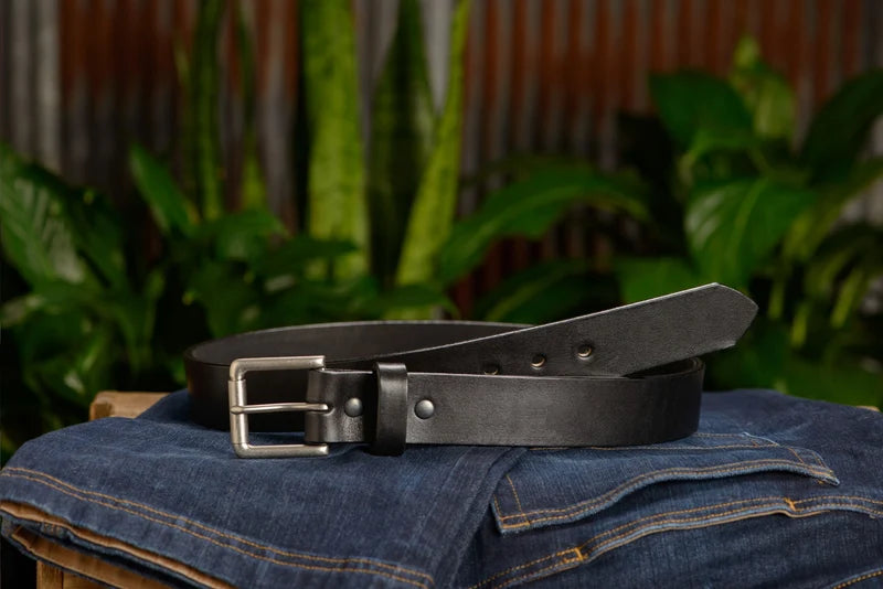 The Maverick: Men's Black Non Stitched Leather Belt 1.50"